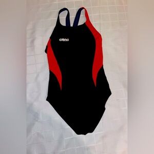 Arena Swimsuit DIRECTUS  Red Black Youth size 28